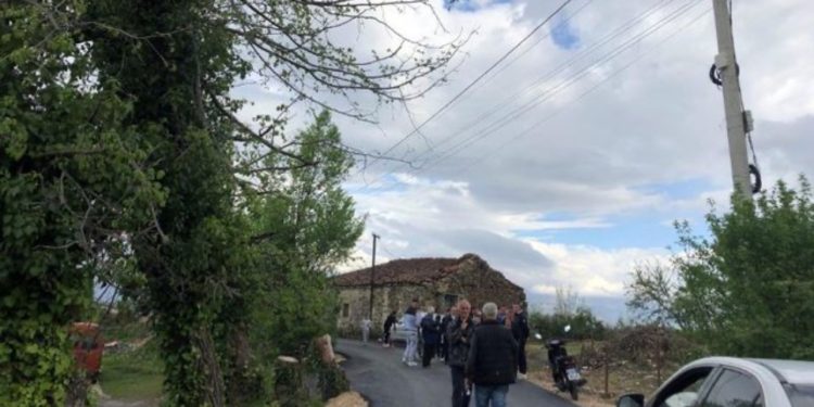 BIRN: Fushatë me asfalt për votat e fshatrave të Matit