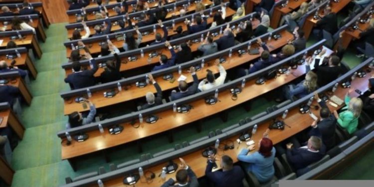 Sërish dështim! Kuvendi i Kosovës nuk voton propozimin e Vetëvendosjes për Kryeparlamentare