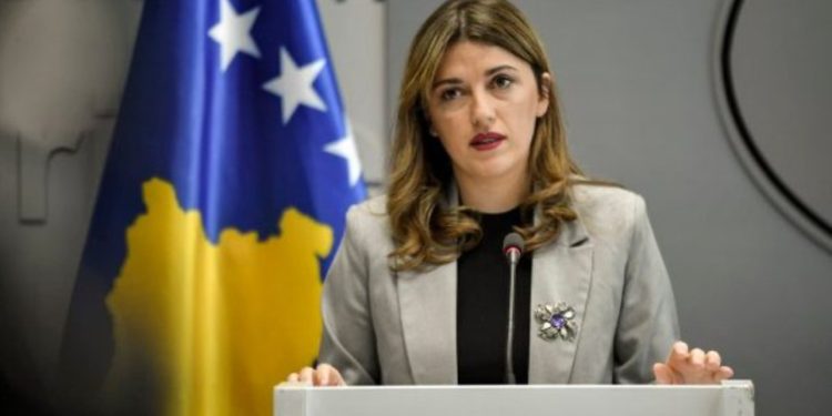 Albulena Haxhiu: Nëse partitë refuzojnë ta konstituojnë Kuvendin, atëherë vendi të shkojë në zgjedhje! VV e hapur për dialog për caktimin e një date