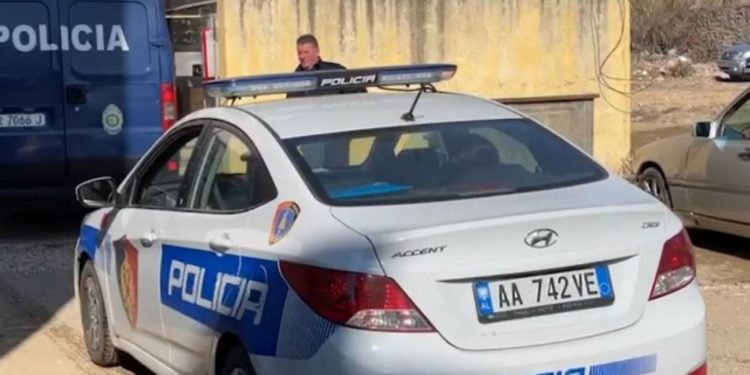 EMRI/ Gjendet i vrarë me armë zjarri roja i një objekti në Vlorë, në kërkim autorët e ngjarjes