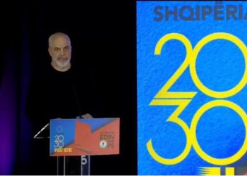 Rama takim me studentët dhe pedagogët në Vlorë: Projeksioni i Shqipërisë 2030, 15 mijë euro për frymë