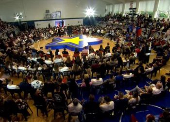 “Ore shiko tani, o ti qeros”, Rama i kthehet të rinjve pasi nuk i kushtuan vëmendje: Mos më bëj si kokë e madhe! Me katër palë sy, sqarth komplet…