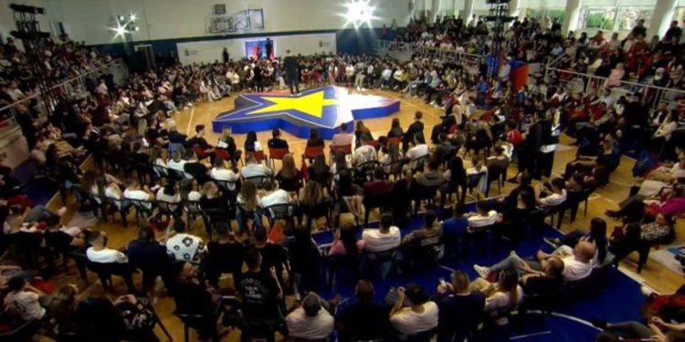 “Ore shiko tani, o ti qeros”, Rama i kthehet të rinjve pasi nuk i kushtuan vëmendje: Mos më bëj si kokë e madhe! Me katër palë sy, sqarth komplet…