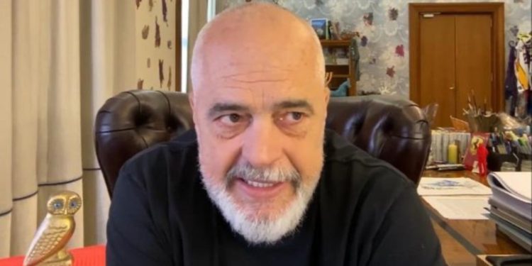 “Becchetti s’ka marrë asnjë kokërr leku”/ Rama- komentuesit: Është në siklet të madh, zgjodhi kundërshtarin e gabuar