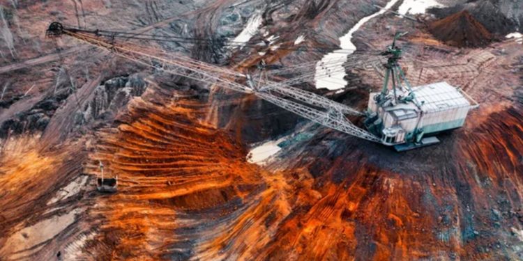 Bloomberg: Ukraina gati të nënshkruajë marrëveshjen e mineraleve me SHBA-në sot brenda ditës