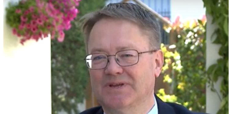 “Problemet për zgjedhjet po adresohen”, ambasadori britanik në Tiranë: Shikojmë angazhim të autoriteteve në hetime