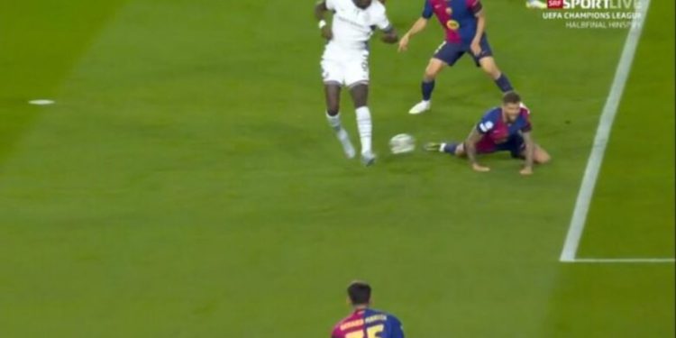 Vetëm 33 sekonda, Marcus Thuram i shënon Barcelonës në mënyrë akrobatike