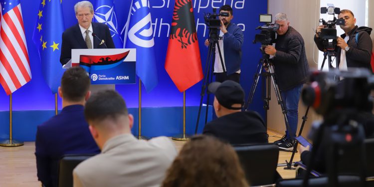 Manipulimi i votës së diasporës/ Berisha: DHL shkeli kontratën, nënkontraktori i saj bashkëpunoi ngushtë me PS-në