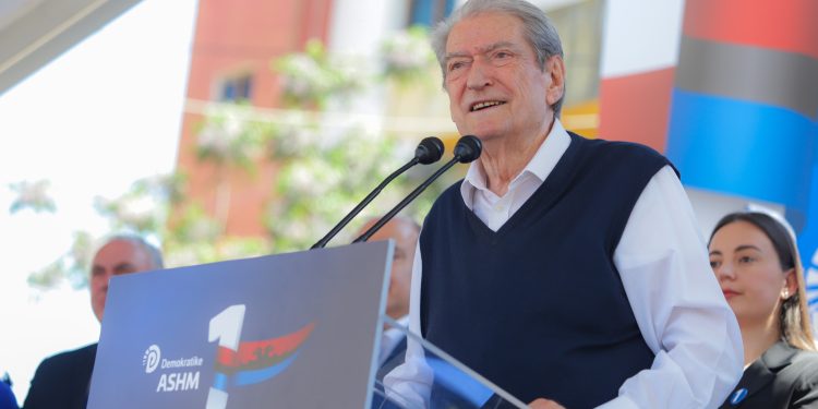 Berisha: Lamborghini i Noizit nuk është rroga dhe pensione! Edhe Kamala mori të gjithë Hollivudin me vete, po përfundoi atje ku e meritonte