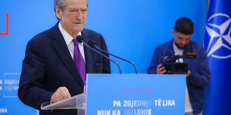 Masakra elektorale me votat e diasporës/ Berisha tregon shifrat ‘identike’ të manipulimit në Vlorë dhe Fier