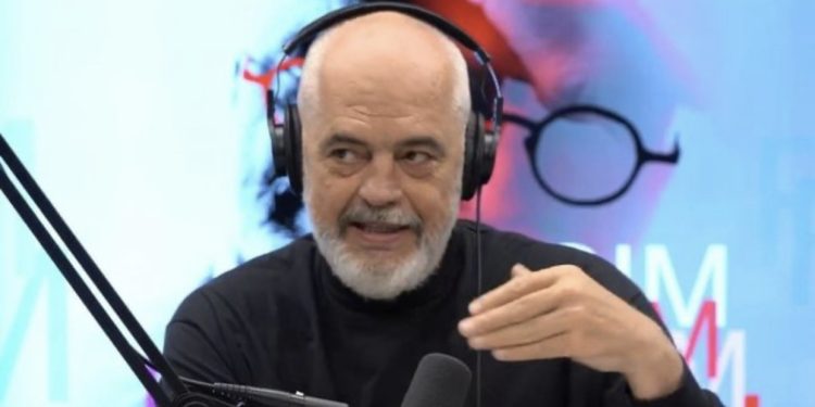 “Shisja ndonjë pikturë e blija biletë avioni”, Rama rrëfen historinë në Londër: Pashë një vajzë të hijshme, me flokë të gjata dhe…