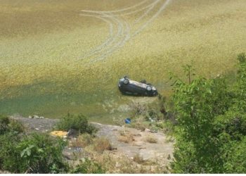 Aksident i rëndë në Vlorë/ Makina përfundon në lumë, plagoset shoferja dhe dy fëmijë