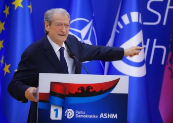 Berisha paralajmëron Ramën: Nuk do qëndrosh në pushtet me këtë farsë! Qytetarët të ngrihen me të gjithë forcën për të votuar të lirë