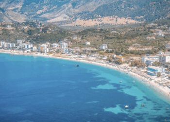 Shansi i turizmit dhe rreziku i “Golemizimit” në të gjithë bregdetin
