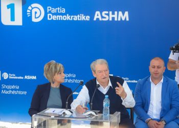 Berisha me fermerët: Subvencionet për ju do të rriten nga 32 milionë euro në 230 milionë euro! Ky do jetë zotimi solemn i yni për ju