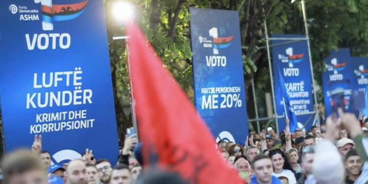 “Përjetuam 12 vite narkodiktaturë”/ Berisha nga Korça: Në rrugën tonë të lirisë, patëm një aksident si asnjë komb tjetër