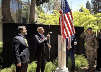 Flamuri i SHBA-së valëvitet në Damask për herë të parë, që nga viti 2012