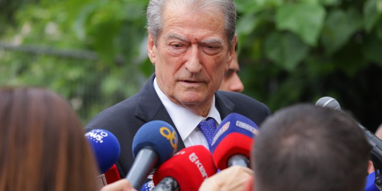 A do e drejtojë seancën e parë të Kuvendit? Berisha: Unë do vazhdoj betejën gjer në rikthimin e të drejtës së votës së lirë