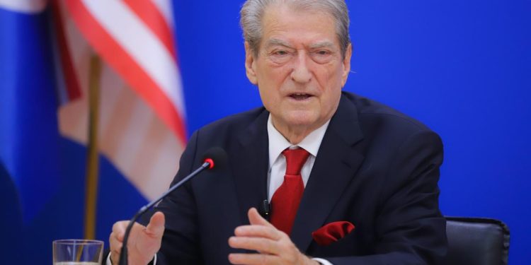 Berisha i bën thirrje diasporës: Nëse vini të votoni më 11 Maj, do i bëni një shërbim historik vendit