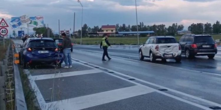 Aksident me vdekje në aksin rrugor “Pogradec-Korçë”/ Makina përplas këmbësoren, humb jetën 43-vjeçarja