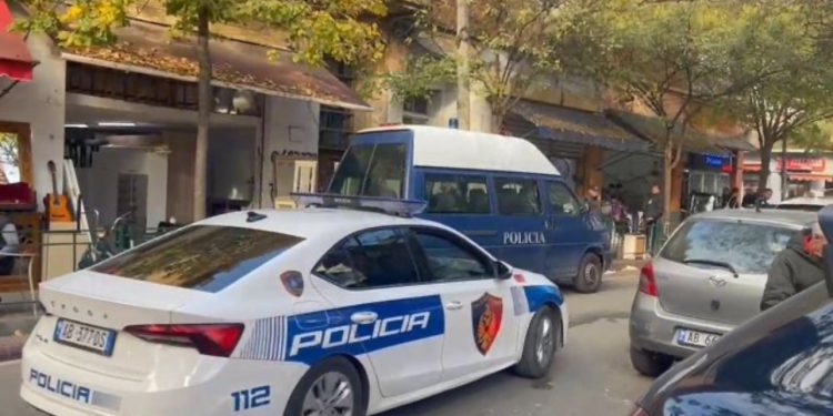 EMRI+FOTO/ Kush është mjekja e spitalit “Amavita” që i shpërthyen makinën me tritol në parkingun e spitalit privat