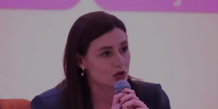 VIDEO/ Bora Muzhaqi ‘godet’ sërish: ChatGPT më bëri një fjalim shumë të bukur