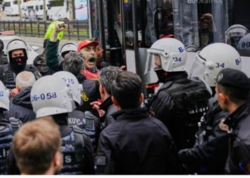 Përplasje të dhunshme në Stamboll gjatë marshimeve për Ditën e Punëtorëve, policia godet protestuesit, 400 arrestime!