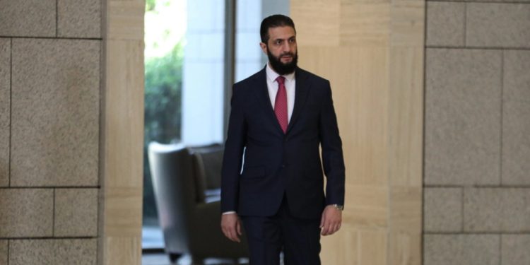 Izraeli bombardon periferinë e pallatit të presidentit sirian në Damask/ Akuza ndaj Ahmed al-Sharaa për gjenocid