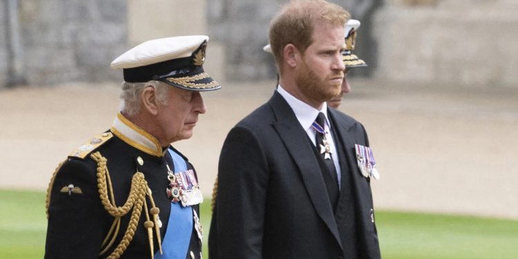 Përplasjet e familjes mbretërore në Britani sërish në vëmendje/ Mbreti Charles i zemëruar me Princ Harry, pasi ai doli kundër vendimit për heqjen e sigurisë