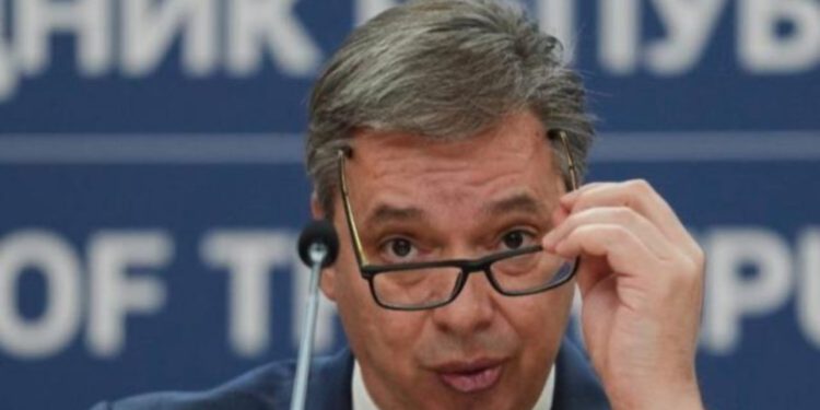 Anulloi takimet në SHBA për shkak se ishte i sëmurë, ish-diplomati: Është e sajuar, shefja e stafit të Trump e përzuri nga Mar-a-Lago