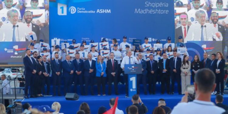 “Rama dhe Lubia pasi ju grabisin bëjnë fushatë ‘alla Zegjine’”/ Berisha: Të lësh të sëmurët pa ilaçe për të larë makinën me 10 mijë euro në muaj siç bën Belinda Balluku është krim…