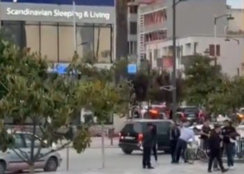 Shoqërimi i kandidatit të PD, policia e Fierit: Vendosi posterin në kundërshtim me ligjin