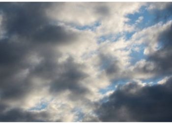 Reshje shiu dhe temperatura të larta, zbuloni si pritet të jetë moti sot