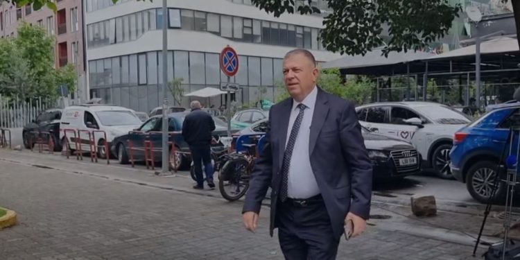 Xhemal Gjunkshi paraqitet në SPAK, denoncon krimet zgjedhore të kryetarit të Bashkisë Dibër, Rrahim Spahiu