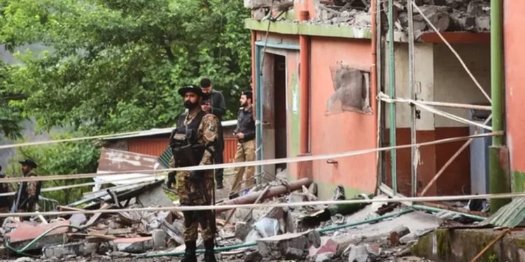 Përshkallëzohet konflikti Indi-Pakistan! 29 civilë të vdekur dhe 46 të plagosur nga sulmet me raketa