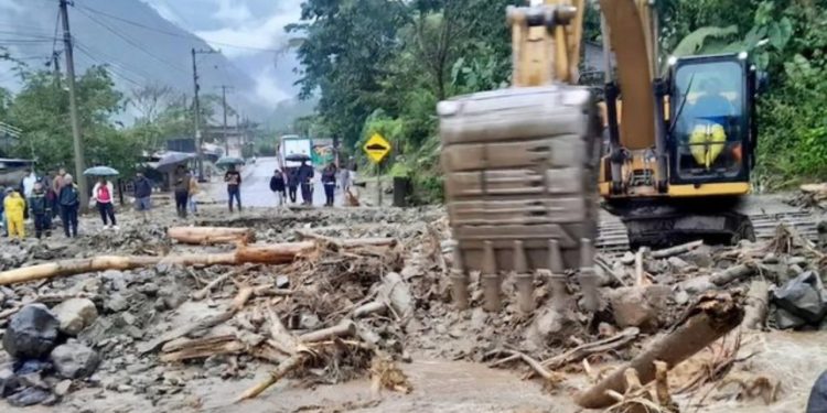 Stuhi dhe shira të rrëmbyeshëm në Ekuador, 49 viktima