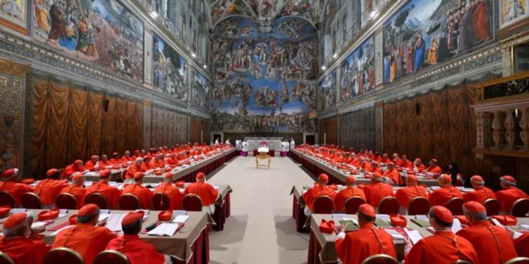 Mbledhja e Konklavës/ Kardinalët rikthehen sot në Kapelën Sistine për 4 votime të reja për të zgjedhur Papën