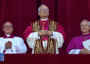“Paqja qoftë me ju!” Papa i ri, Leoni i XIV: Ndihmoni njëri-tjetrin, ndërtoni ura! Njerëzimi ka nevojë për Krishtin si një urë që Zoti dhe dashuria e tij ta arrijnë