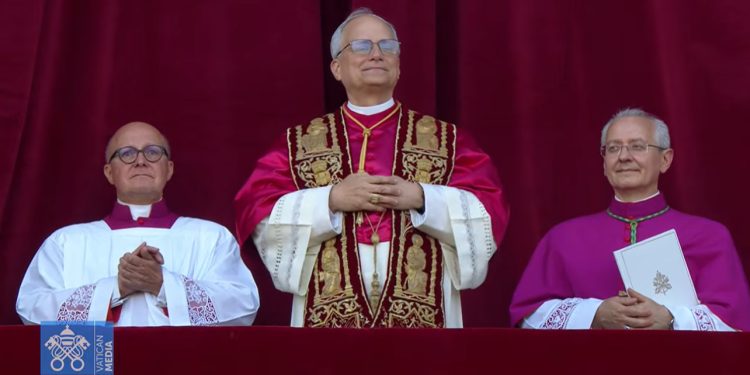 “Paqja qoftë me ju!” Papa i ri, Leoni i XIV: Ndihmoni njëri-tjetrin, ndërtoni ura! Njerëzimi ka nevojë për Krishtin si një urë që Zoti dhe dashuria e tij ta arrijnë