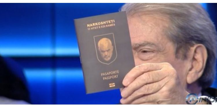 Berisha i lë në studio “dhuratën” Ramës: Meqë nuk vjen të ballafaqohet!