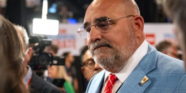 Politico: Mjeshtri i fitores së Trump po punon për të rrëzuar kryeministrin shqiptar