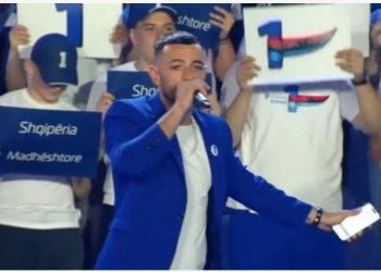 “Veliaj po nga sheh nga burgu!”/ Stresi në mitingun e PD: I thash Noizy-t, je tek partia e gabuar! Berisha, doktori i zemrës time!