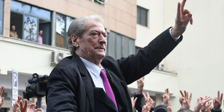 “A ishte Soros i përfshirë?”/ Media amerikane: Trump anulon vendimin e Biden për të ndaluar Berishën të udhëtojë drejt SHBA-së