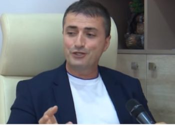 Kryebashkiaku përflitet për një video erotike me një punëtore të administratës