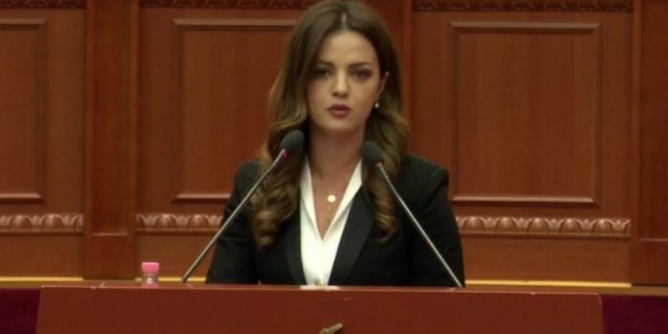 Arrestimi i bashkëshortit të saj, reagon Elda Hoti: Polici politike, përdoret nga Ulsi Manja