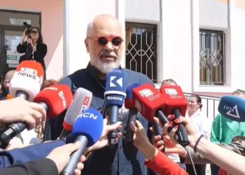 Rama “i prerë” para gazetarëve, flet shkurtimisht pas votimit: Ajo që ka mbetur pa u thënë është fjala e popullit!