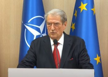 “Sovrani foli, vota është në duart e komisionerëve”, Berisha: Në Durrës, bandat e Pojës dhe Troplinit vërshuan drejt KZAZ-ve, për të ndikuar në rezultat