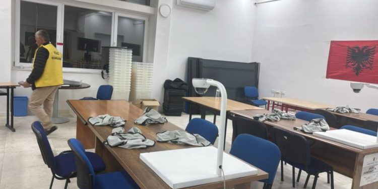 Numërohen 148 kuti nga 587 në Fier, rritet ndjeshëm diferenca mes partive kryesore