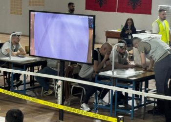 Numërohen 182 kuti në Shkodër, PD kryeson me 5 mandate, PS merr 4. Sa vota i duhen Doshit