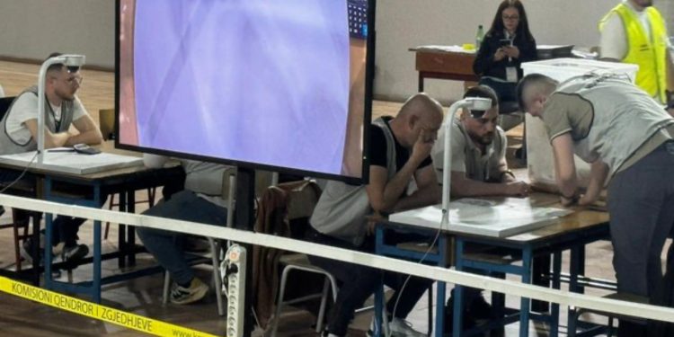 Numërohen 182 kuti në Shkodër, PD kryeson me 5 mandate, PS merr 4. Sa vota i duhen Doshit